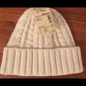 NWT Muji cable knit beanie